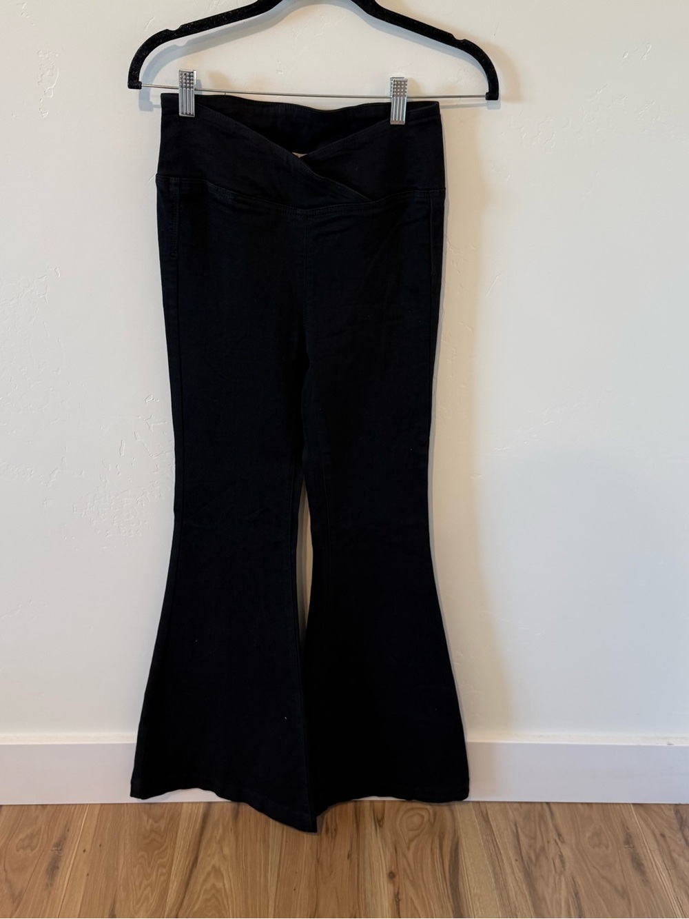 We the Free People Black Venice Beach Flare Pull On Pant Womens 25 Festival Boho